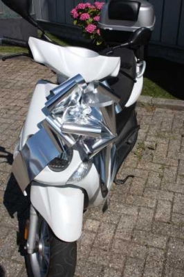 Grote Strik Scooter Milaan Metallic Zilver d36x36+24cm